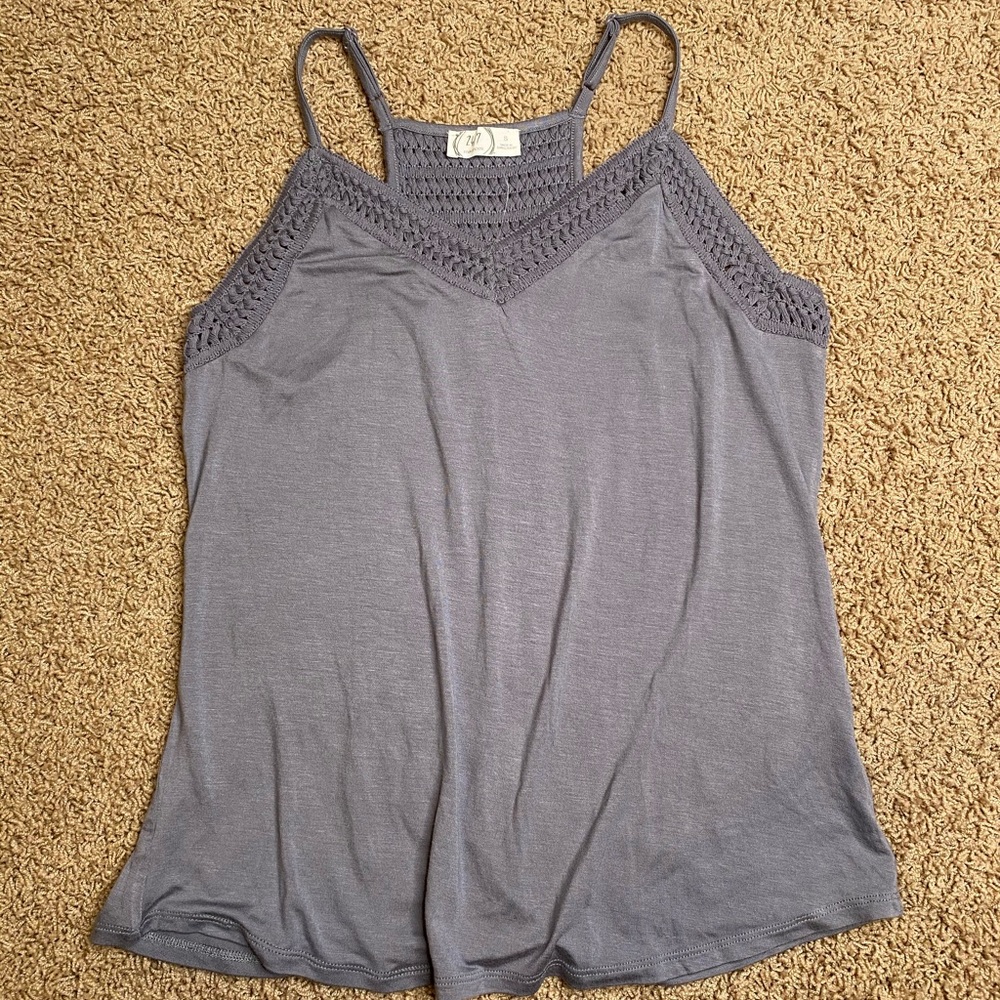 NEVER WORN. TAG STILL ATTACHED